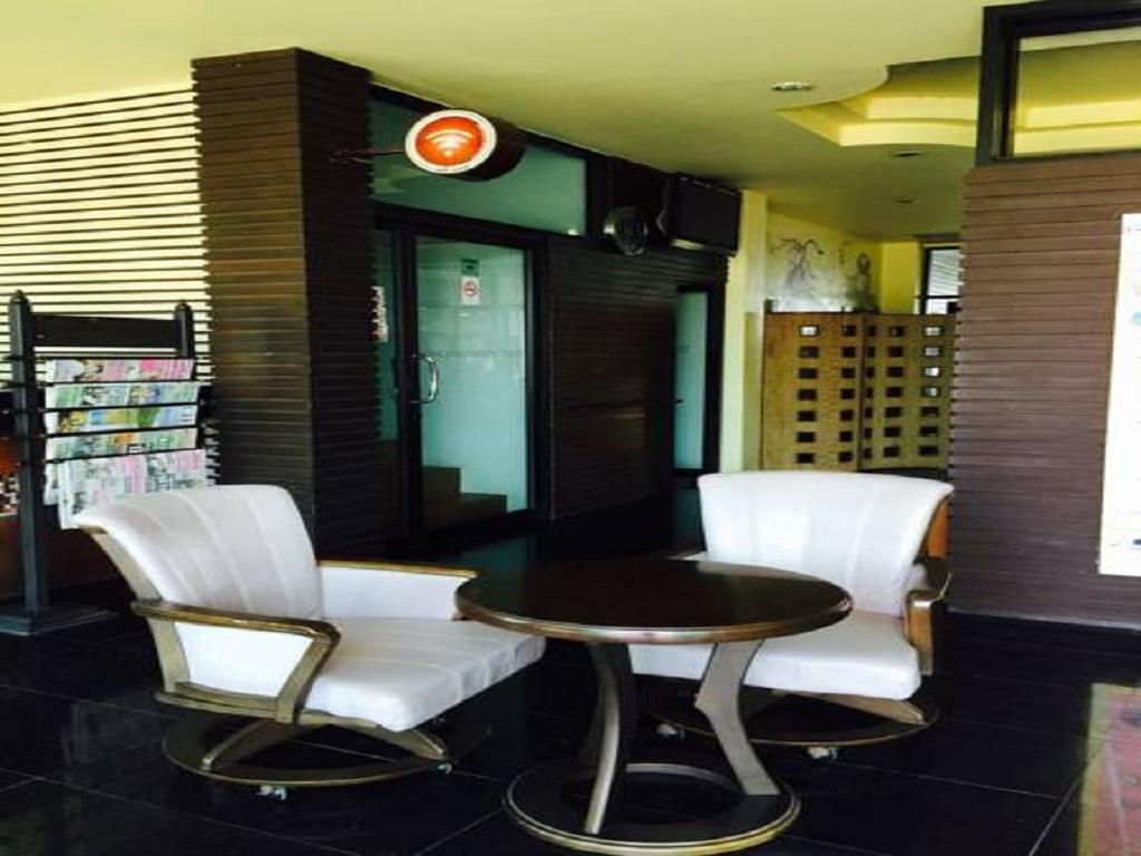 巴蜀海滩酒店 班武里府 外观 照片